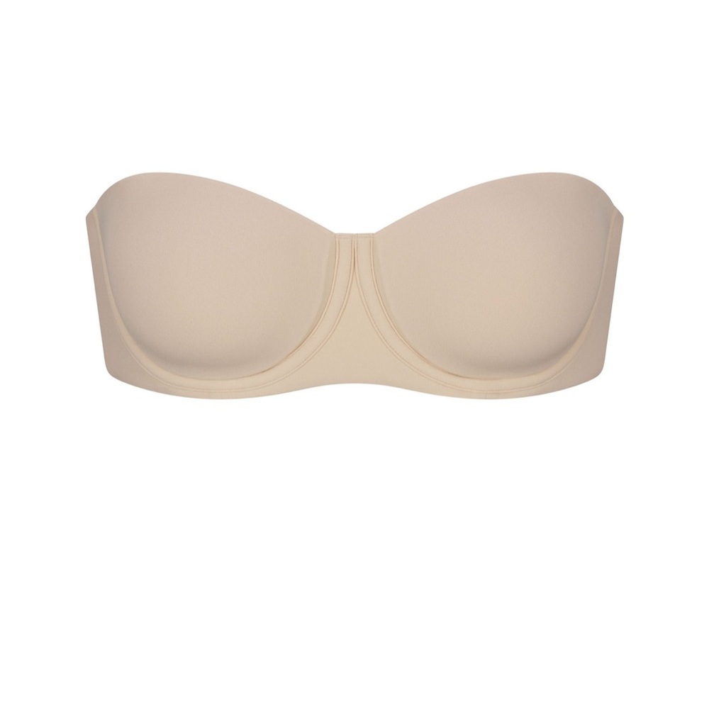 SKIMS “Sand” Strapless Bra with Seamless Design nude 34B